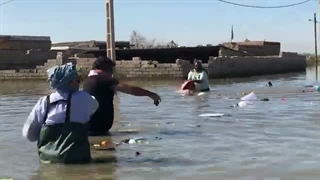 تماشا: بندر بند ساخته‌ی منیژه حکمت، داستان‌های ندا کاووسی‌فروگشتی در نمایشگاه عکس‌های مارک ریبو