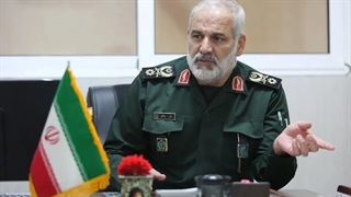 مشاور فرمانده هوافضای سپاه: هر قدر لازم باشد موشک می‌زنیم تا دشمن ادب شود