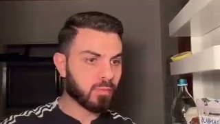 من ساعت ۲ نصف شب فقط میخوام یکم آب بخورم...
